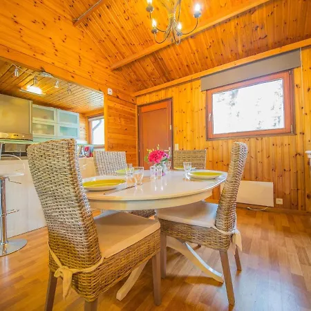 Amazing In With Fireplace Chalet *